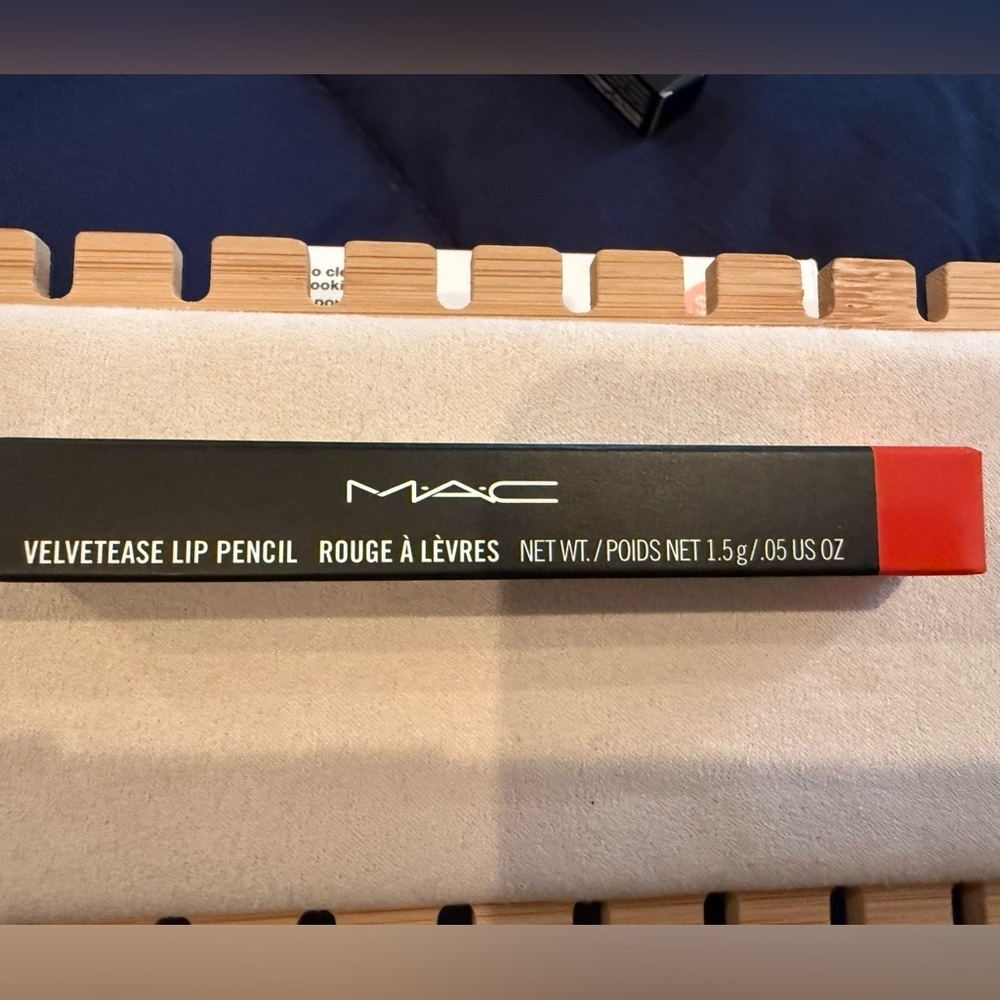MAC Velvetease Lip Pencil – Lover’s Lane- Med Dark Orange- Full Size- Brand New